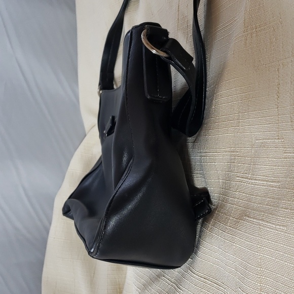 Liz Claiborne Women's Preowned Faux Leather Black Purse with Four Compartments - Picture 6 of 12